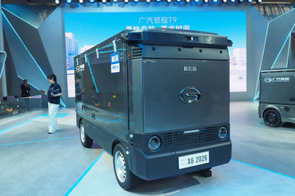 北京モーターショーで「運転席レス」のトラックが続々出展！　無人運転トラックが中国の街を走り出すのも時間の問題