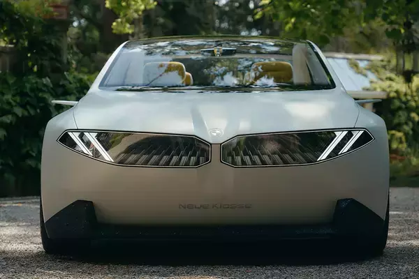 「ついに顔面全体がキドニーグリル化！　スゴイデザインと話題の「BMWヴィジョン・ノイエクラッセ」の何がスゴイのか分析してみた」の画像