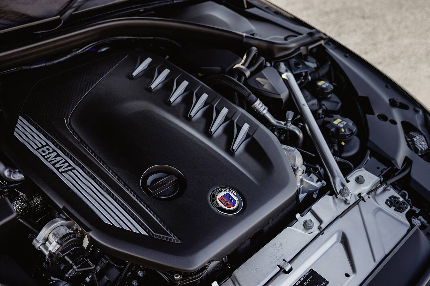 ダイナミックな走りとエレガントな乗り心地を両立するアルピナのニューモデル！　BMW アルピナ D4 S グランクーペの予約受注を開始