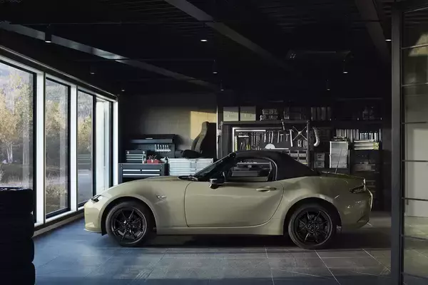 マツダ・ロードスターが一部商品改良で新色を追加！　特別仕様車「ブラウントップ」もあわせて設定