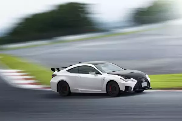 「プレミアムクーペが走りと安全性を高次元で両立！　レクサス「RC」「RC F」を一部改良」の画像