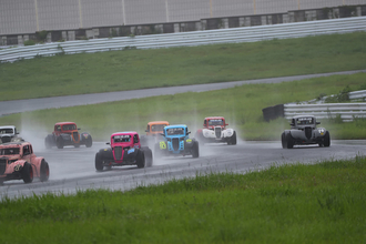 まるでチョロＱみたいだけど筑波で１分４秒とかめちゃくちゃ速いじゃん！　世界で一番売れてるレーシングカー「レジェンドカー」ってなに？