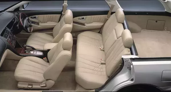 「ステーションワゴン界の激レア異色作！　南半球生まれの「ディアマンテワゴン」が今考えるとスゴイ」の画像