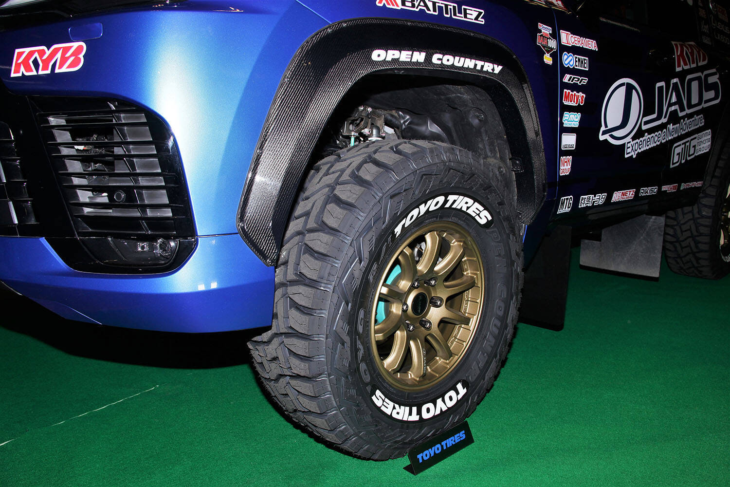 １千万円超えの超高級SUV「レクサスLX」のラリー仕様ってギャップが凄い！   ライトな見た目と裏腹に中身は魔改造されていた!!