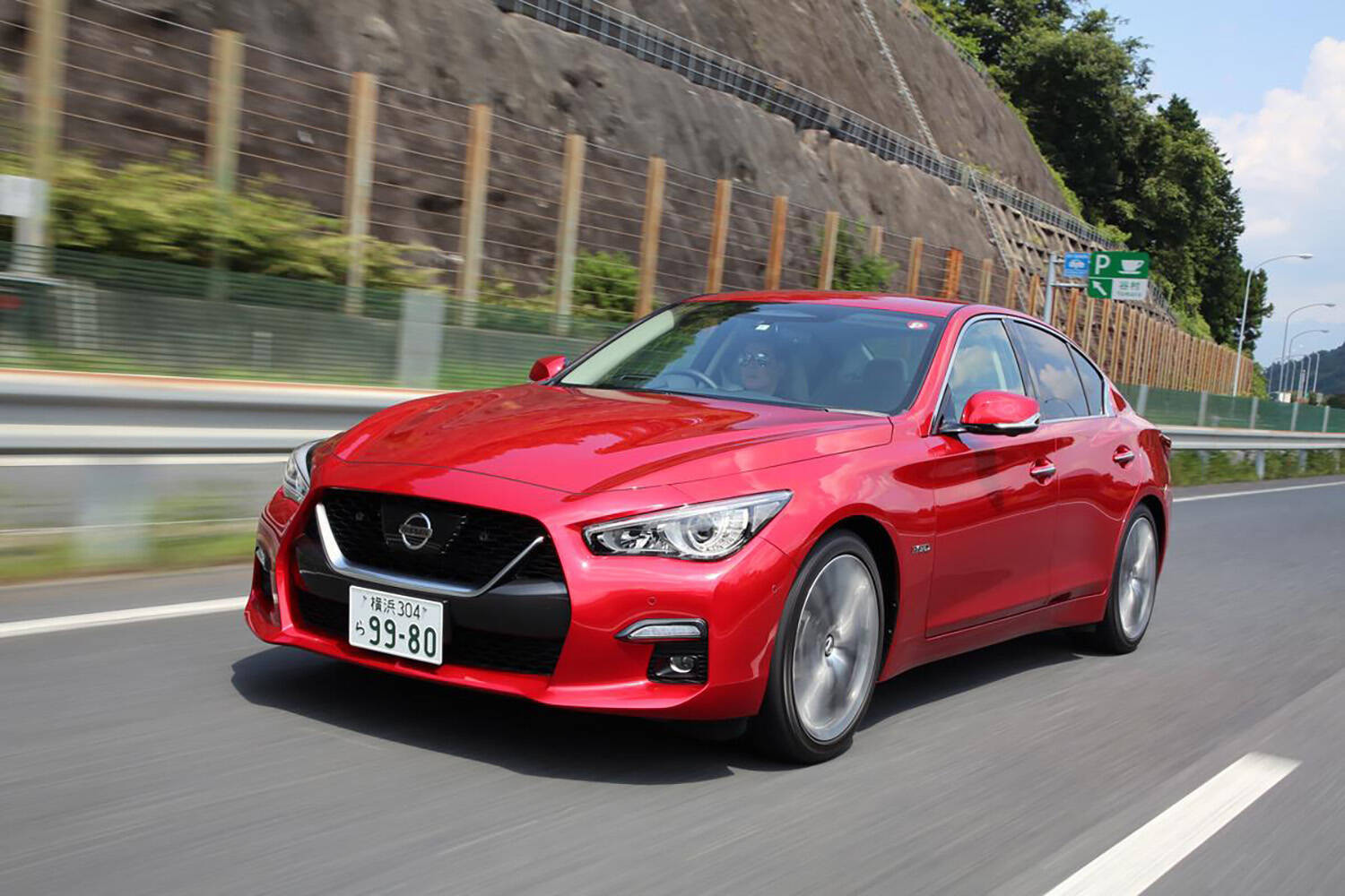 スカイラインにレヴォーグにLS！　広がってきた「手放し運転機能」の「安心感」に差があるワケ