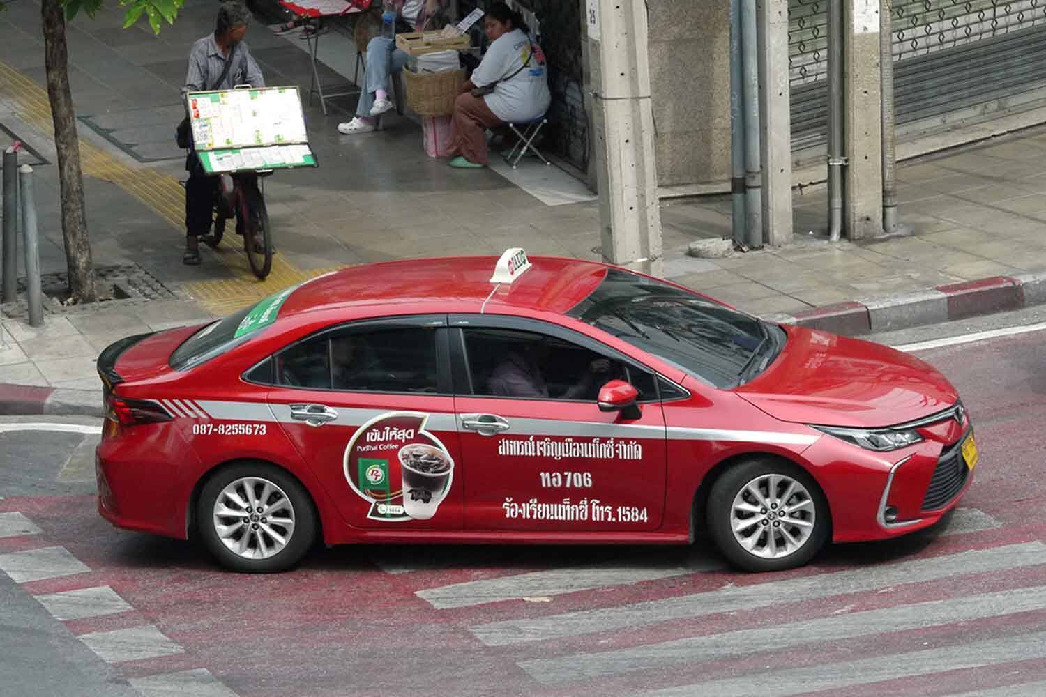 タイのバンコクで中国製BEVタクシーが急増中……も乗り心地は従来の「カローラアルティス」に軍配!!