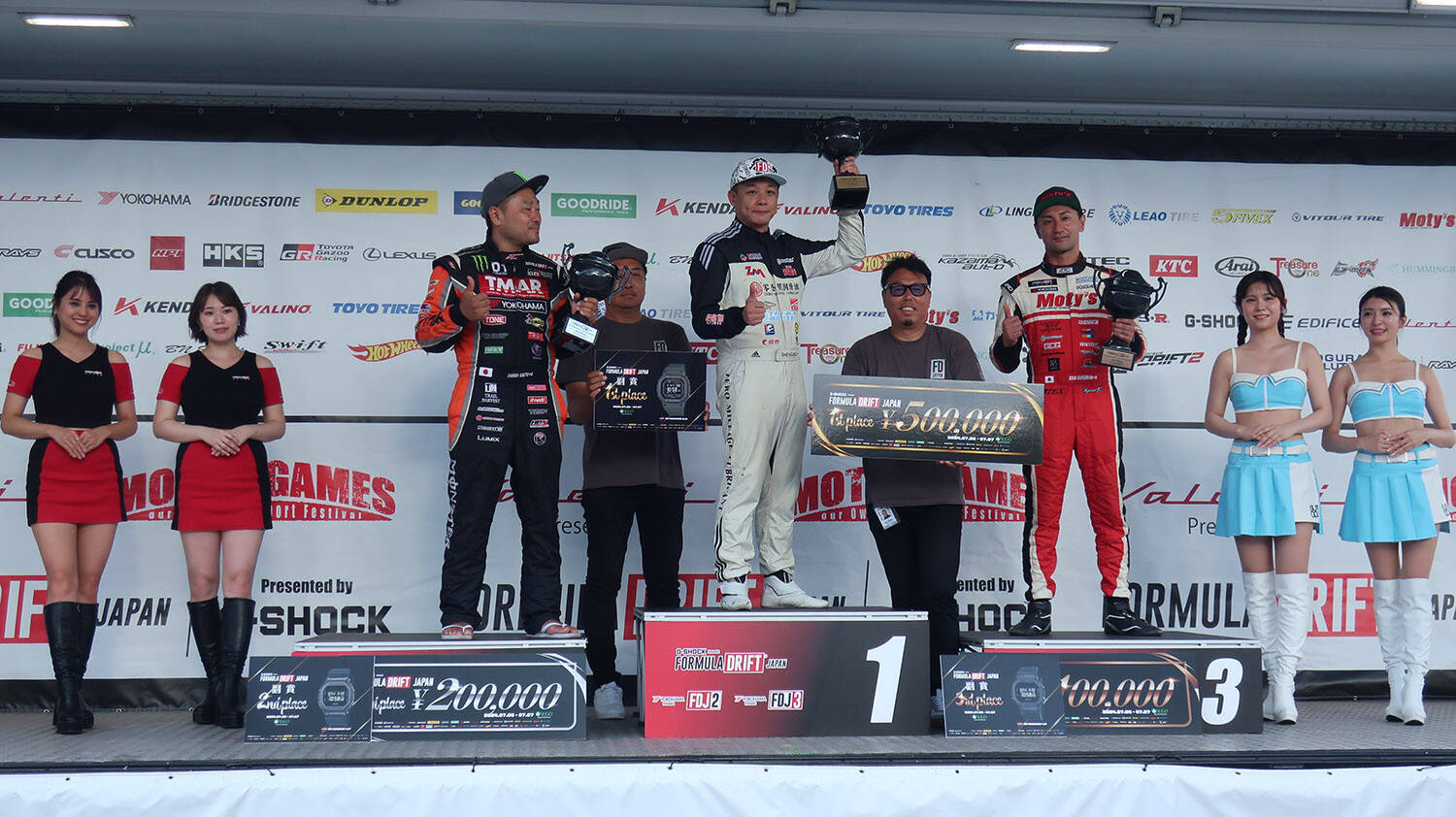 台湾からの刺客が白煙の王者に！　フォーミュラドリフトジャパン2024第４戦決勝の初優勝を巡る闘い
