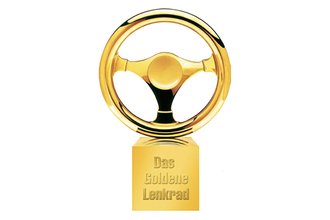 日本人初の快挙！　モリゾウこと豊田章男会長が「黄金のステアリング」を手にした