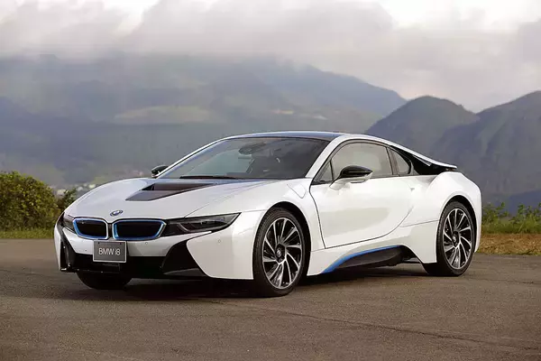 「1000馬力のハイパーカーがコンパクトカーと同額という謎！　自動車税が爆安すぎて笑えるクルマ４選」の画像