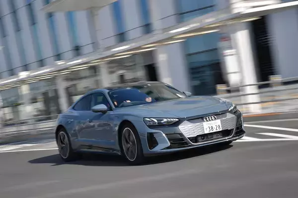 「1000馬力のハイパーカーがコンパクトカーと同額という謎！　自動車税が爆安すぎて笑えるクルマ４選」の画像