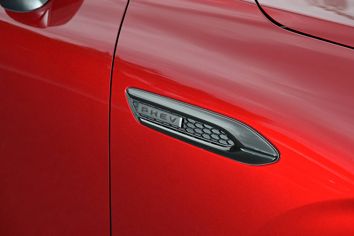 【試乗】CX-60 PHEVは車格にマッチしたジェントルなパワーユニット！　充電設備が自宅にあるならアリな選択だった