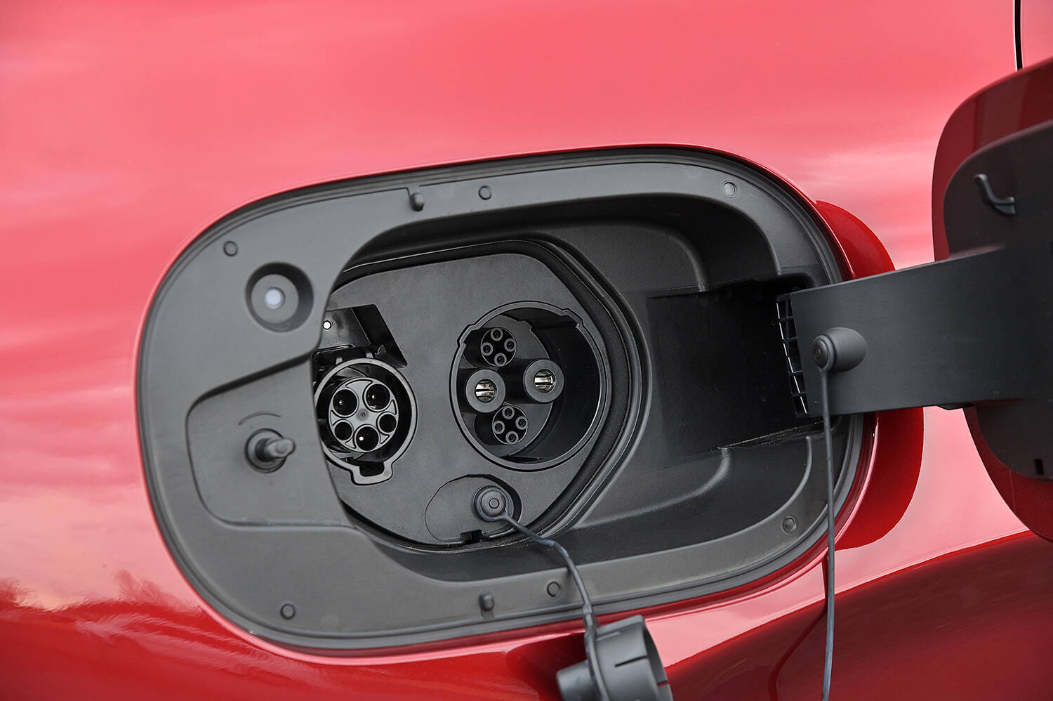 【試乗】CX-60 PHEVは車格にマッチしたジェントルなパワーユニット！　充電設備が自宅にあるならアリな選択だった