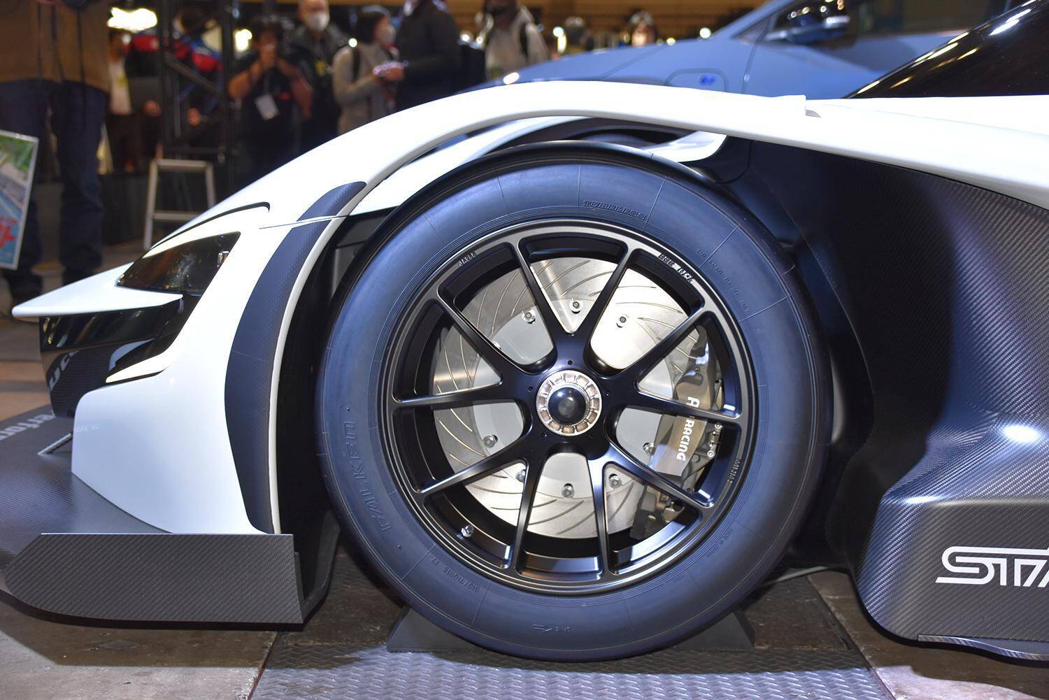 スバルが「1000馬力超え」の「怪物EV」を公開！【東京オートサロン2022】
