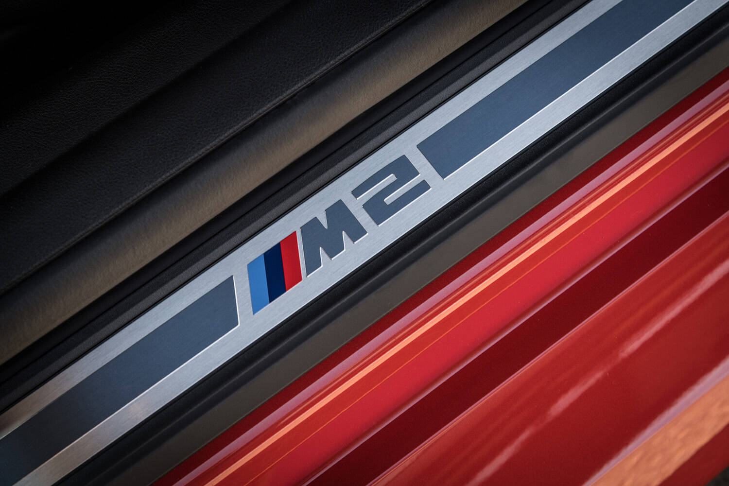 なんと6速MTも選べる！　BMWより正統派FRスポーツ新型「M2」が登場