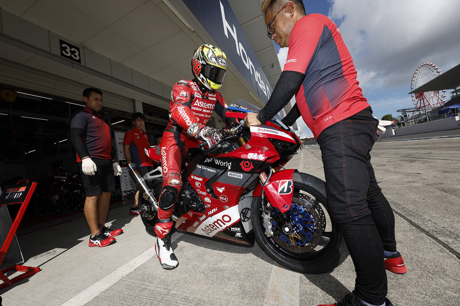 2023年に活躍したレーシングマシンが集結！　「Honda ウエルカムプラザ青山」にて「2023 SEASON MOTOR SPORTS CHAMPIONS」が開催中