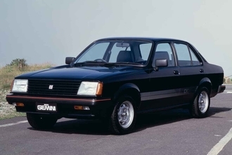 クルマが踊る・飛ぶ・まわる！　衝撃CMで一世を風靡したいすゞジェミニ５代の歴史を振り返る!!