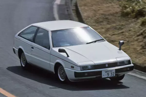 「名車しかないいすゞの乗用車のなかでも異端の存在！　マイナー街道まっしぐらだったPAネロを知ってるか？」の画像