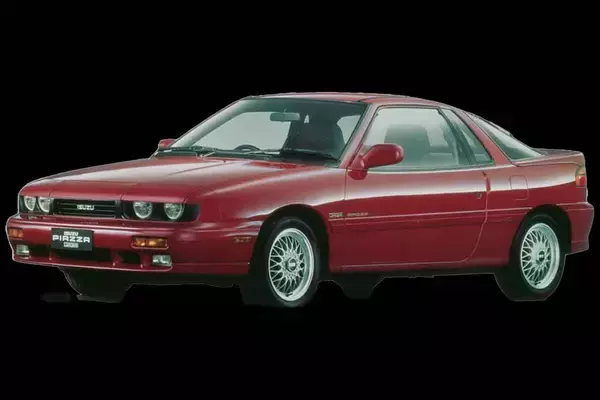 「名車しかないいすゞの乗用車のなかでも異端の存在！　マイナー街道まっしぐらだったPAネロを知ってるか？」の画像