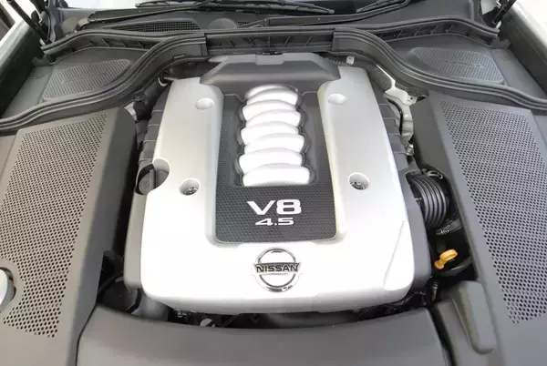 「本当の絶滅危惧種！　ぶっとい音とトルクでブン回したい中古激安の「V8エンジン」搭載車たち」の画像