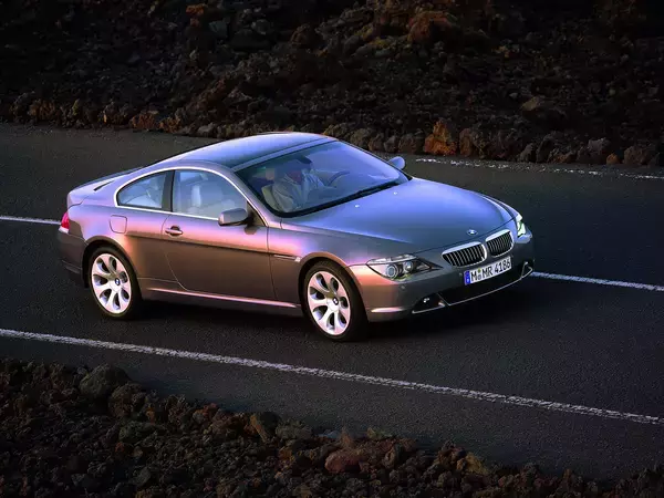 「本当の絶滅危惧種！　ぶっとい音とトルクでブン回したい中古激安の「V8エンジン」搭載車たち」の画像