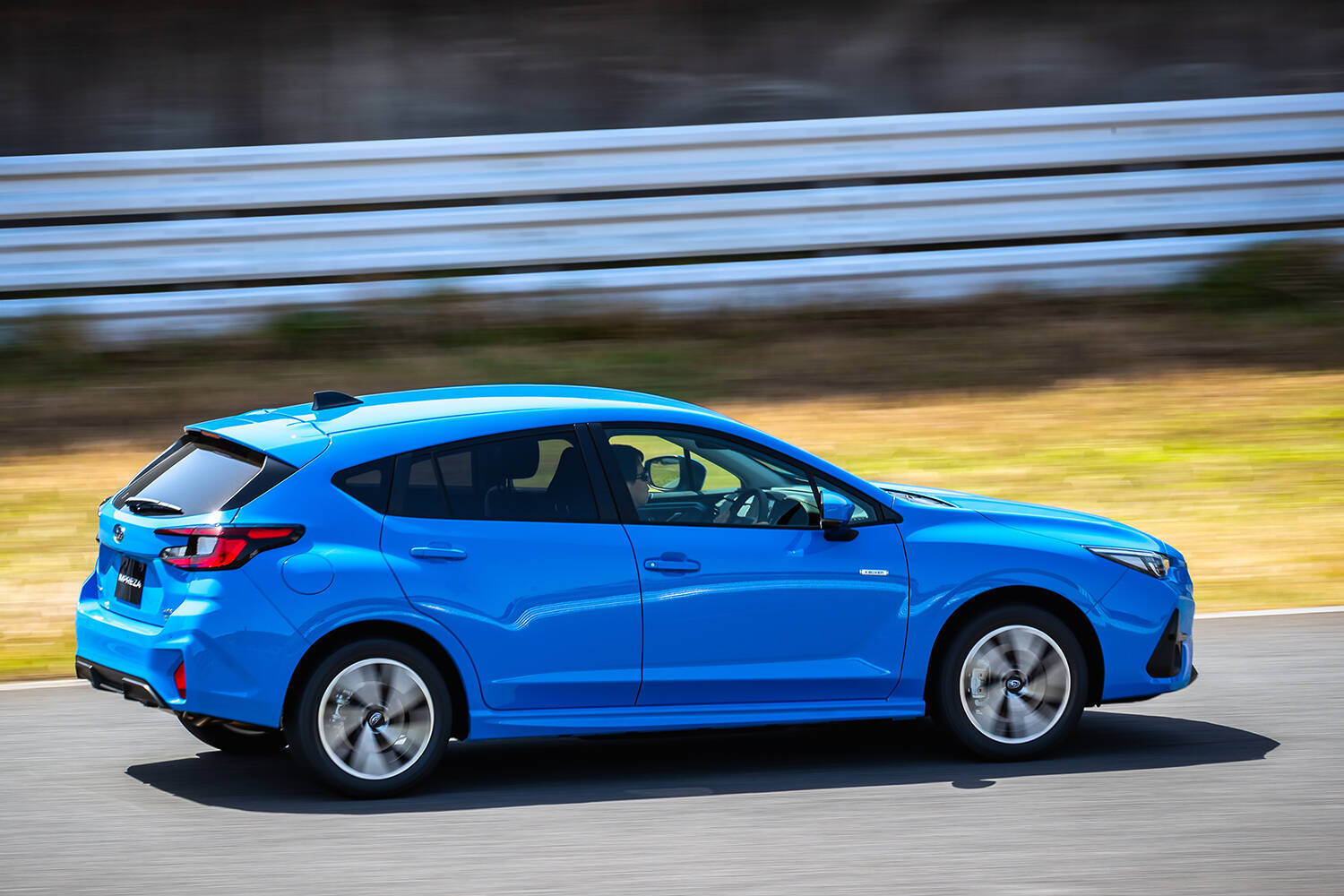 【試乗】「ホントに新型？」なんて見た目で判断すると裏切られる「深化」っぷり！　NEWインプレッサは「曲がり」も「止まり」もスゴイ