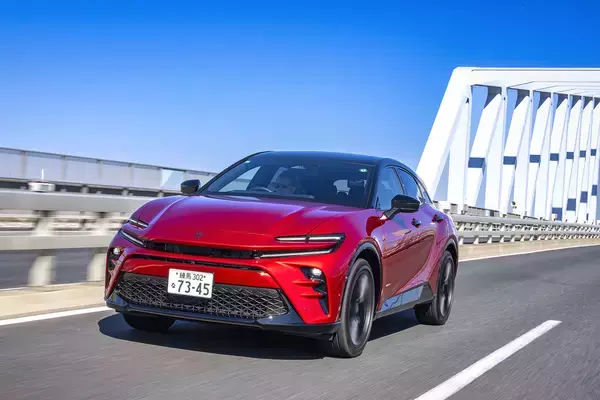 「【試乗】素直にカッコイイ！　走りは上質！　燃費もスゴイ！　クラウン・スポーツPHEVに死角らしい死角が見当たらない」の画像