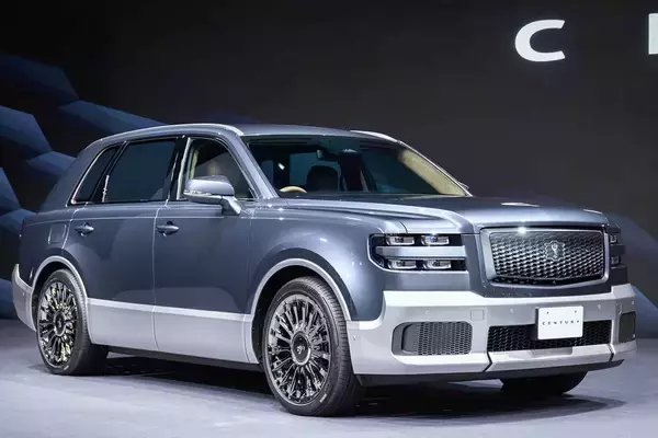 「駅伝ファンだけじゃなくクルマ好きも密かに注目している！　正月の一大イベント「箱根駅伝」にはなぜ注目の最新車が伴走で登場するのか？」の画像