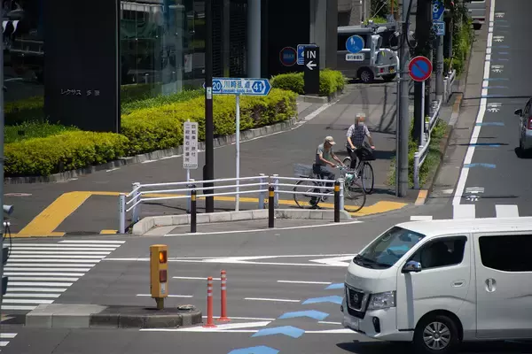 大きな交差点の角にある謎スペース！　意外と知らない「用途」とは