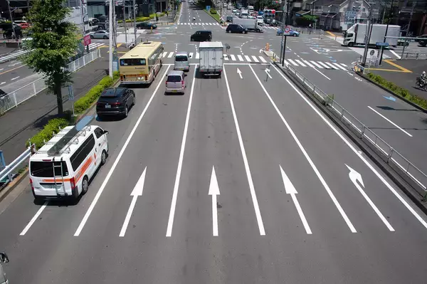 「大きな交差点の角にある謎スペース！　意外と知らない「用途」とは」の画像