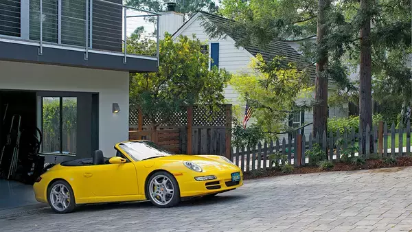 「ポルシェ911カブリオレってどんなクルマ？　その魅力を解説！」の画像