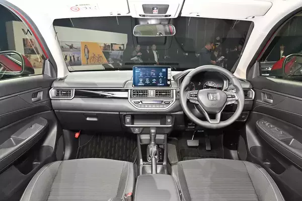 「コスパいいねぇ〜どころじゃない！　値段に注目が集まりがちなホンダWR-Vのそれ以外の５つの魅力」の画像