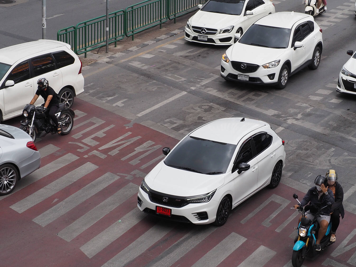 カローラ・クロスが爆増！　シティハッチバックも人気！　タイのバンコクを走るクルマが数年で激変していた