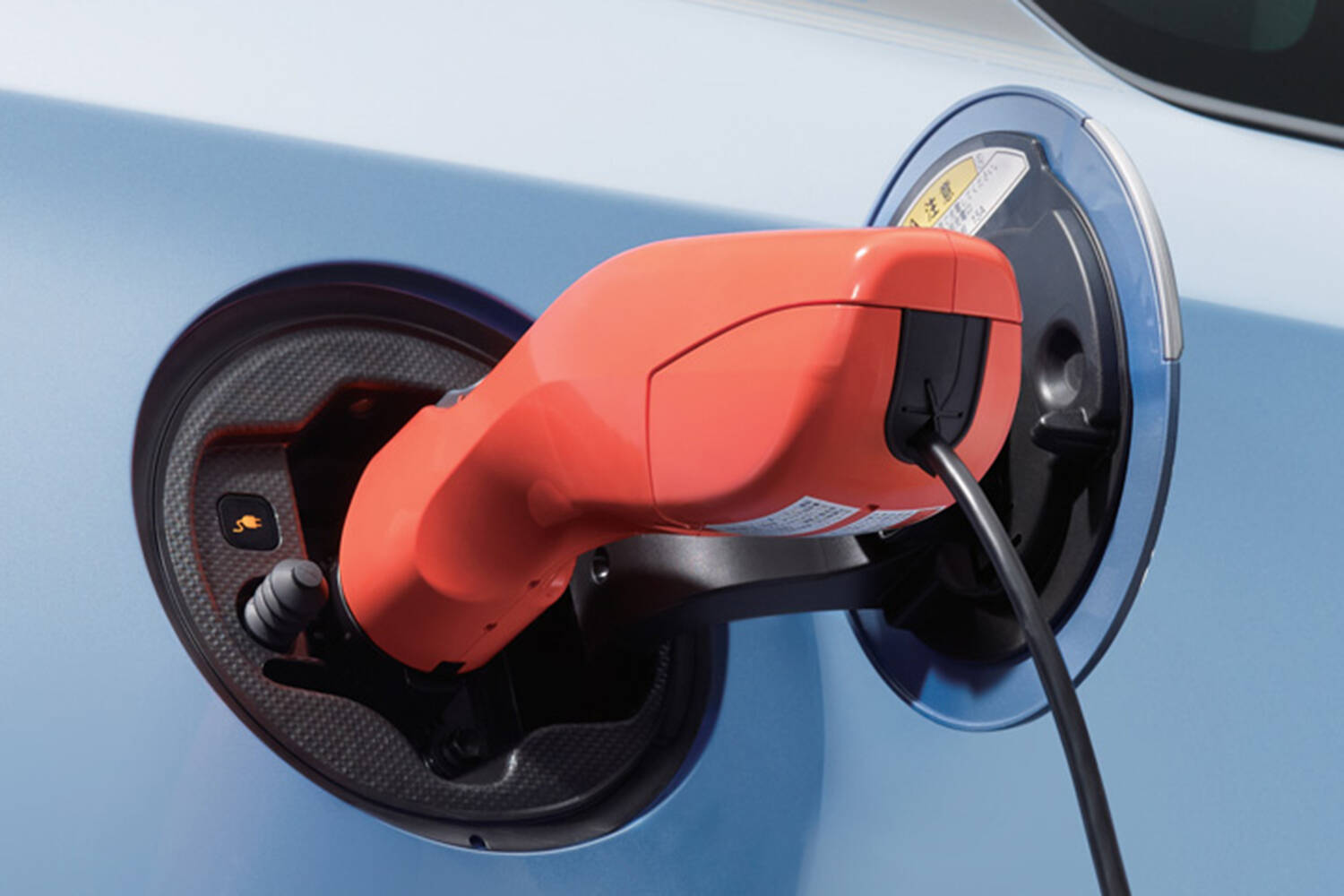 一酸化炭素中毒も防げる！　電欠でも大丈夫！　大雪での立ち往生は「PHEV」が最強だった