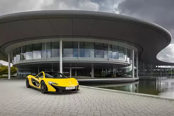 「１位」の車名はプライドと自信の表れ！　F1由来のDRSまでついたマクラーレン「P1」は究極のスポーツモデルだった