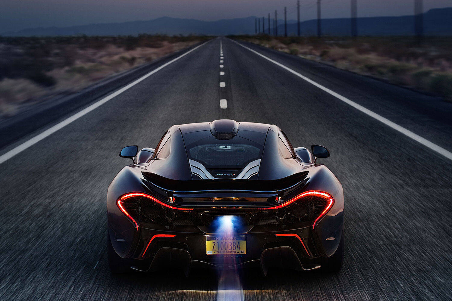 「１位」の車名はプライドと自信の表れ！　F1由来のDRSまでついたマクラーレン「P1」は究極のスポーツモデルだった