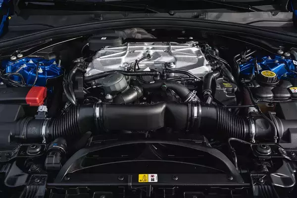 「価格が上まわる輸入車勢を中身で凌駕！　マツダCX-60をライバル車を比べたら「敵なし」なほど凄いクルマに仕上がっていた」の画像