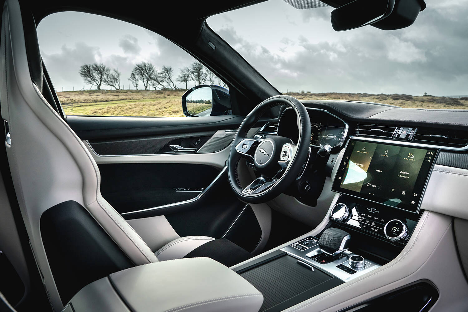 価格が上まわる輸入車勢を中身で凌駕！　マツダCX-60をライバル車を比べたら「敵なし」なほど凄いクルマに仕上がっていた