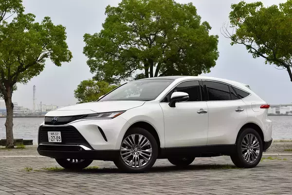 「価格が上まわる輸入車勢を中身で凌駕！　マツダCX-60をライバル車を比べたら「敵なし」なほど凄いクルマに仕上がっていた」の画像