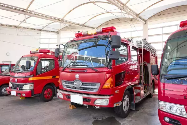 「警察や消防のマニアは「境界線」に要注意！　コスプレやレプリカ車両は一歩間違えると「違法」の可能性アリ」の画像