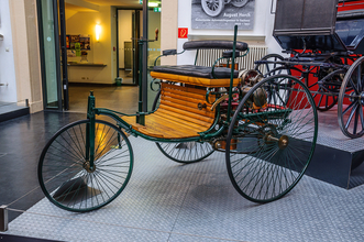 世界初の自動車は変速機なし！　それから140年の刻を経て再び変速機が消滅する世界が訪れようとしている!!