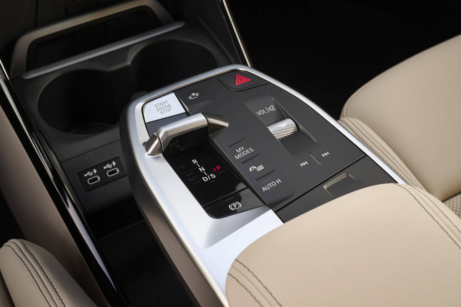 BMWのミニバンのキドニーグリルも大型化！　フルモデルチェンジした２シリーズ アクティブツアラー登場