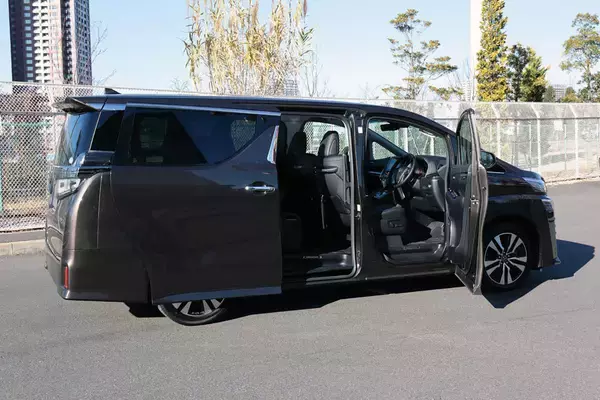 「ミニバンを選ばない男はクズ！」の声まである時代！　「クルマ好き欲」が満たせないミニバン乗り男性に送る150万円以下のセカンドカー候補７台