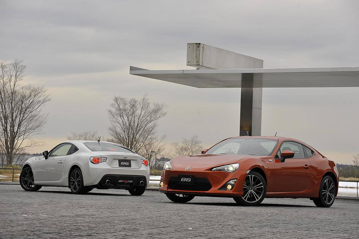 「ミニバンを選ばない男はクズ！」の声まである時代！　「クルマ好き欲」が満たせないミニバン乗り男性に送る150万円以下のセカンドカー候補７台