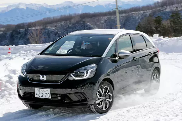 「【試乗】ホンダ車のAWDモデルを雪上でブン回す！　意外な実力が明らかになった「純SUV」じゃないモデルとは」の画像