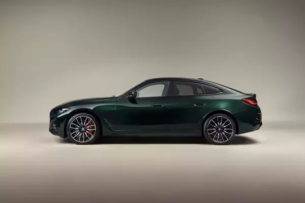 「全世界６台の限定モデルを日本に１台だけ導入！　時代の最先端をいくアパレルブランド「Kith」とコラボしたBMW i4 M50 by Kithを発売」の画像