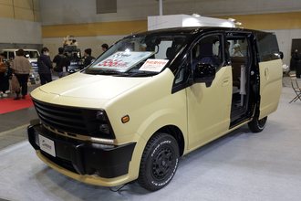 アメ車の見た目と日本車の品質が同時に手に入るアルパイン・スタイル！　内装の「エドウィン」仕様は激熱!!　【大阪オートメッセ2026】