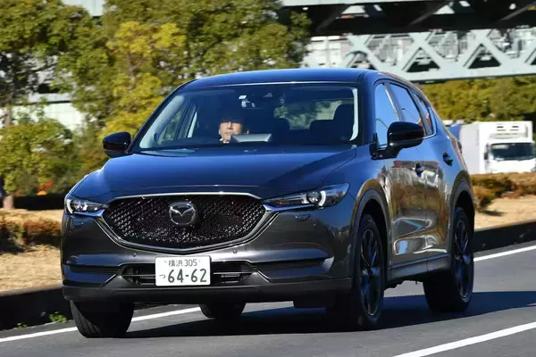 「猛暑の影響でカーバッテリーのトラブル続出！　昨年の1.5倍も売れていた！　価格も高騰しているバッテリーの「寿命を縮める」乗り方と対策とは」の画像