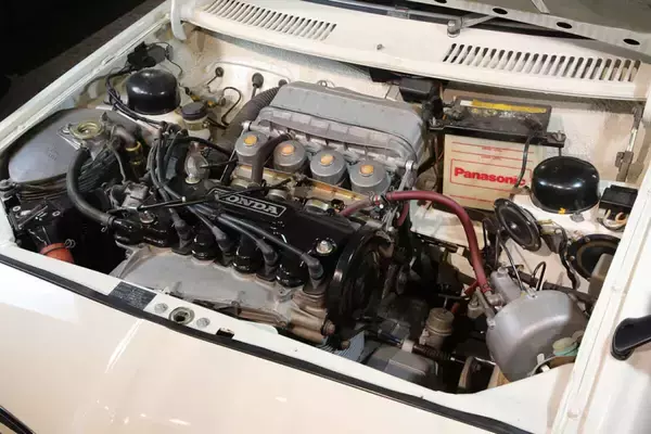 「F1と共同開発の噂もあながち間違いじゃない!?　宗一郎イズムが流れる「ホンダ1300」という売れなかった隠れ名車」の画像