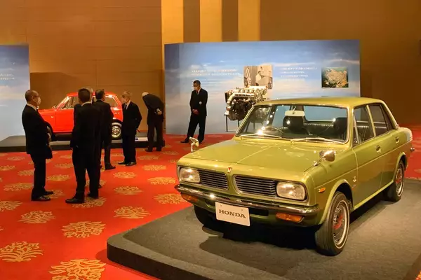 「F1と共同開発の噂もあながち間違いじゃない!?　宗一郎イズムが流れる「ホンダ1300」という売れなかった隠れ名車」の画像