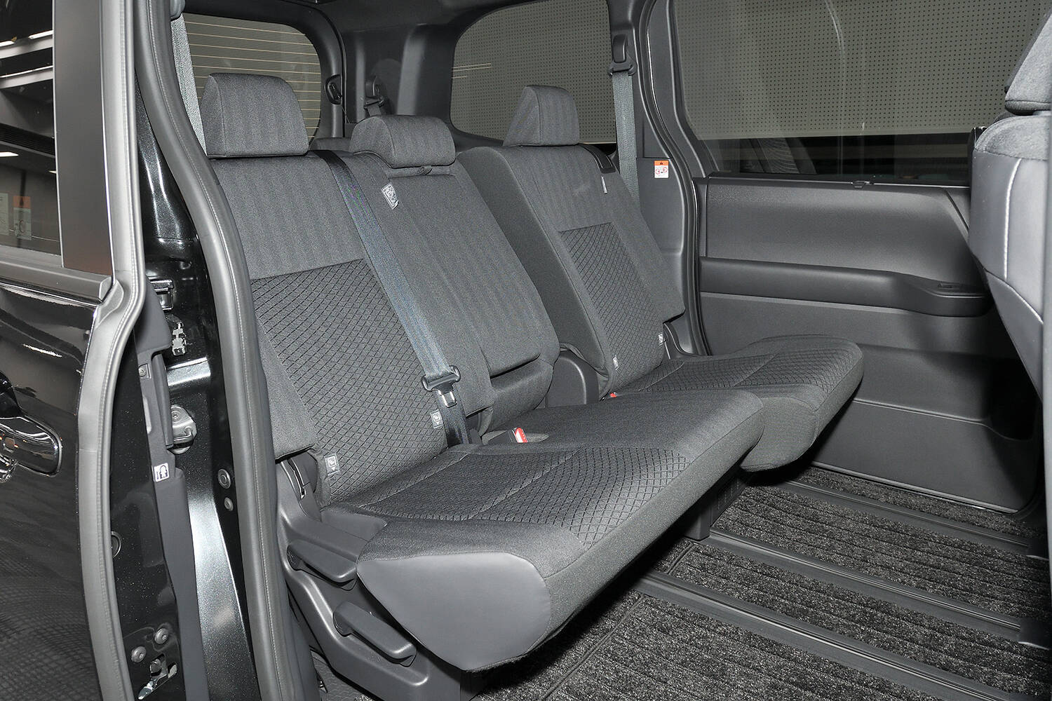 バカ売れ確実な新型ノア＆ヴォクシーはどう選ぶ？　ミニバンマイスターの結論は「最上級グレードを買え」だった！